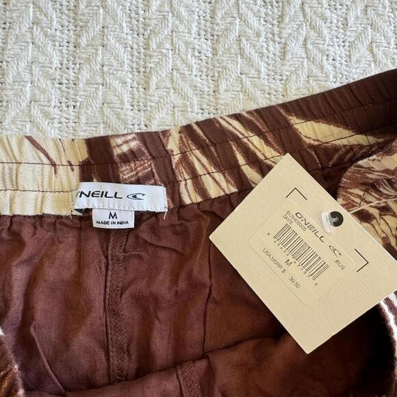 O'Neill Women's Tropical Print Shorts | Top Set - Size S-M - Picture 2 of 9